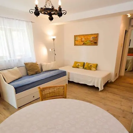 Apartment Karolina III 11098