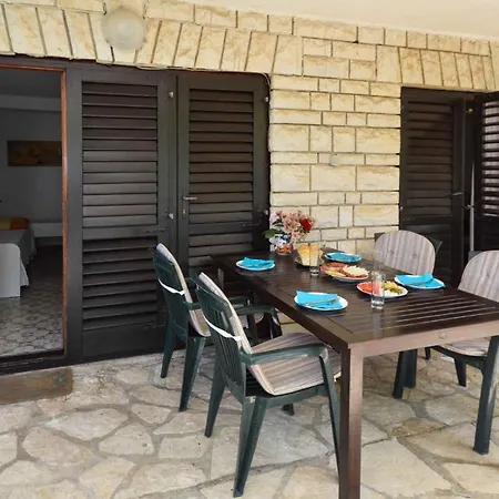 Apartment Karolina III 11098