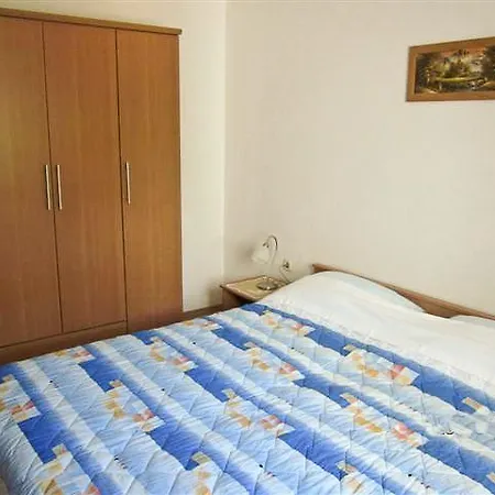 Apartment Karolina III 11098