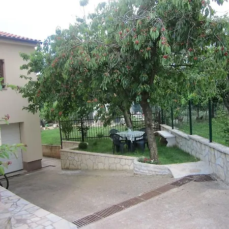 Apartment Karolina III 11098 Lejlighed