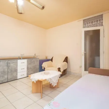 Apartment Karolina III 11098