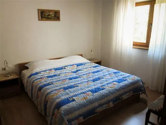 Apartament 5 *